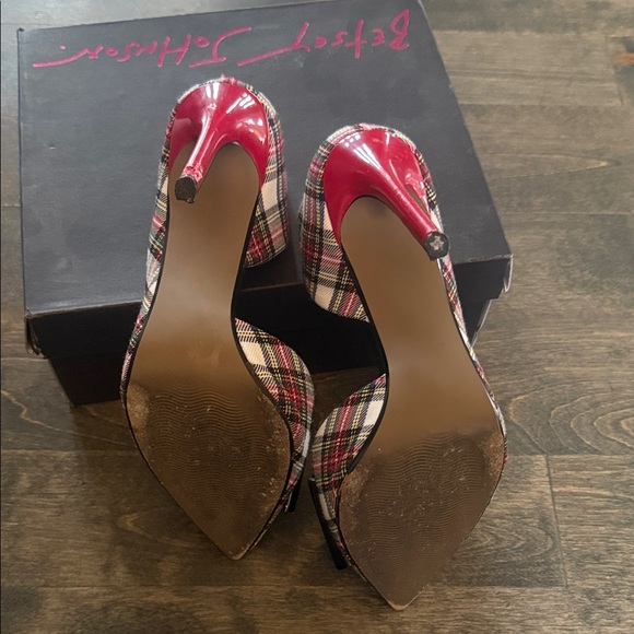 Betsey Johnson Plaid Heels with Black Bow and Red Heel - Picture 6 of 7